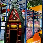 Apartment Viking Valley Suite: Garden Terrace, Garage & Wellness Access