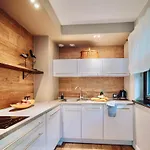 Apartment Viking Valley Suite: Garden Terrace, Garage & Wellness Access *